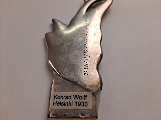 Paperiveitsi Konrad Wolff Hopeaa 1930 luku