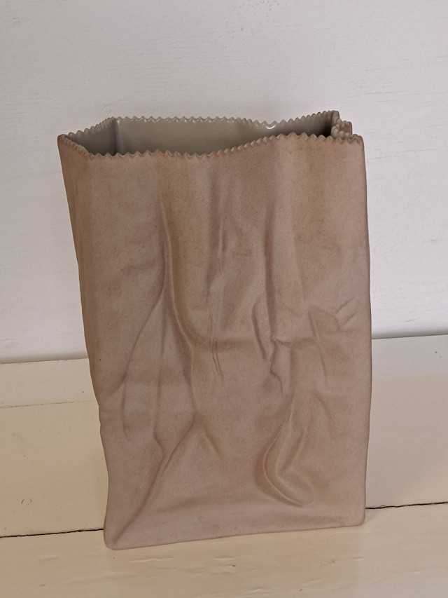 Tapio Wirkkala Rosenthal paper bag vase 1977,high 28,5cm