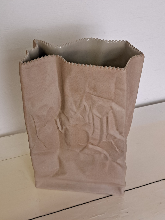 Tapio Wirkkala Rosenthal paper bag vase 1977,high 28,5cm