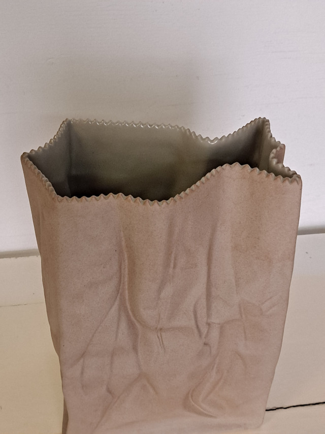 Tapio Wirkkala Rosenthal paper bag vase 1977,high 28,5cm