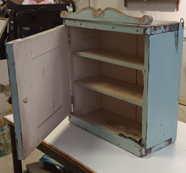 Vanha lääkekaappi v.1864