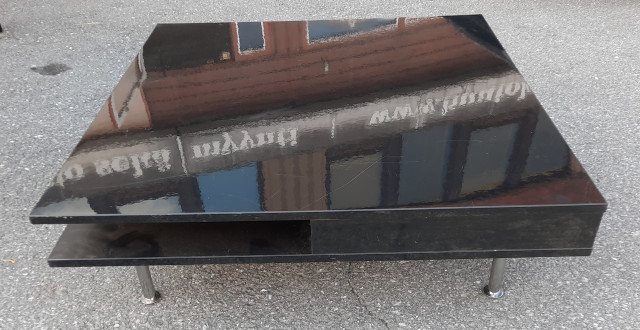 Design sohvapöytä