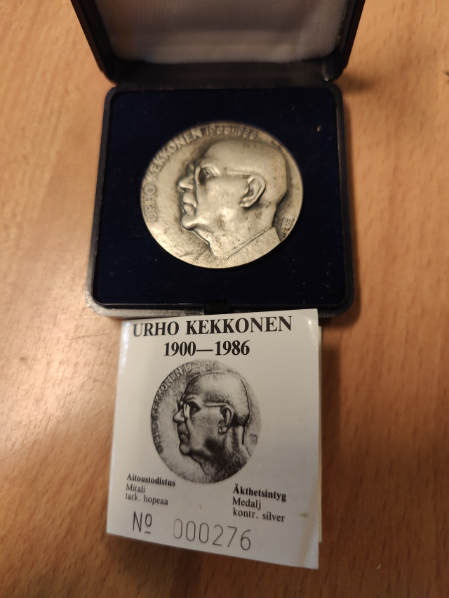 Urho Kekkonen 1900-1986 mitali
