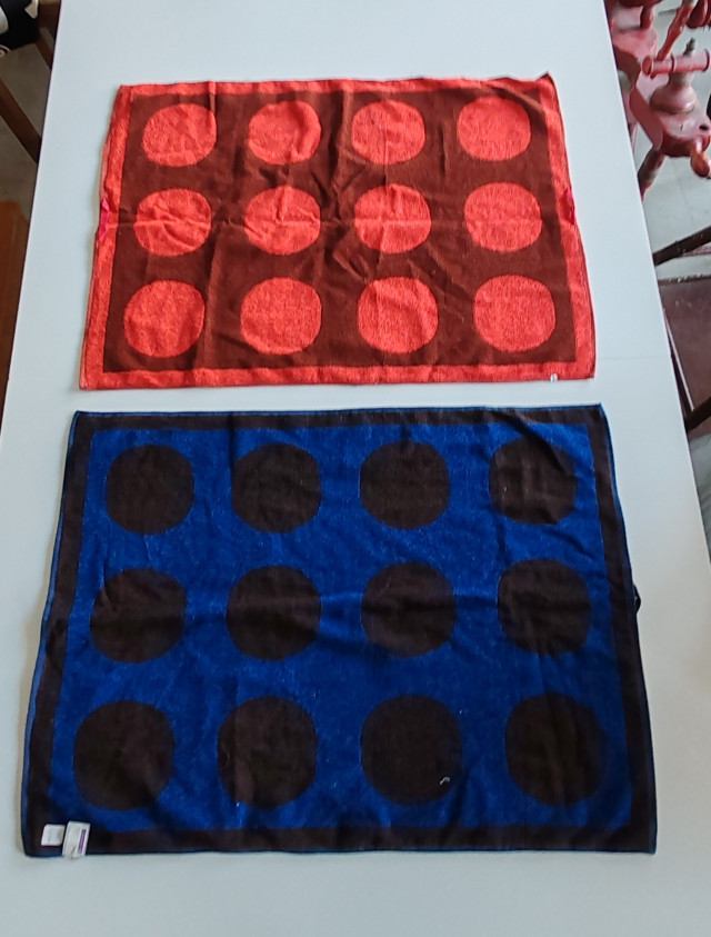 Marimekko pienet kivet. Käsipyyhkeet.