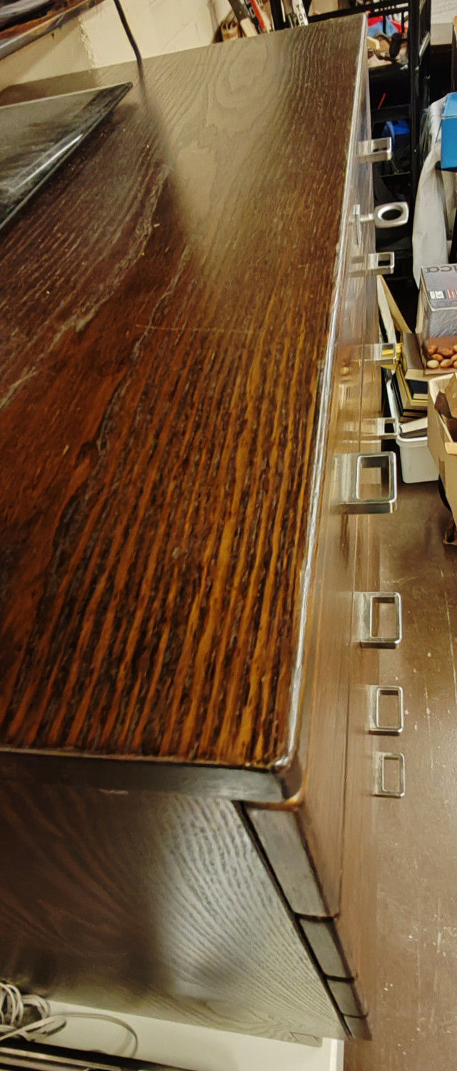 Lipasto koko. Leveys 90cm,korkeus 60cm ja syvyys 50cm