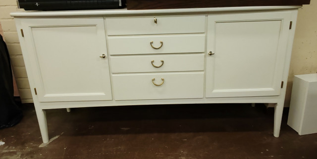 Lipasto. Leveys 140cm,korkeus 80cm ja syvyys 50cm