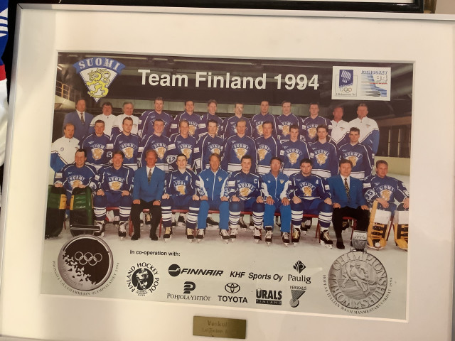 Leijonien kiitostaulu Veskulle 1994