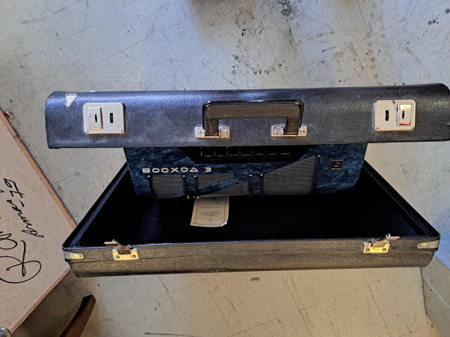 Venäläinen pianoharmonikka+laukku