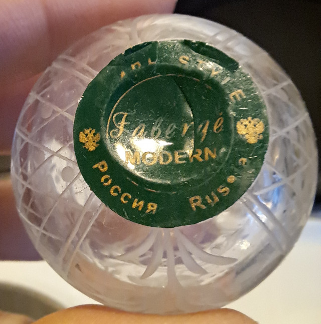 Kivimunat ja kristallimuna "Faberge modern"