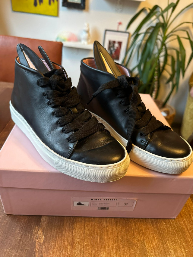 Minna Parikka Bunny Sneaks+laatikko +Dustbag