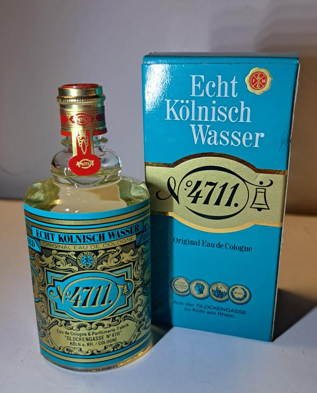 Kölnin vettä, avaamaton