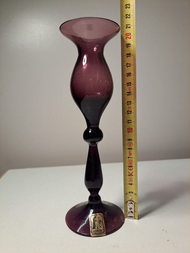 Kumelan liila kynttilänjalka