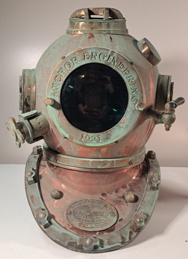 Sukelluskypärän jäljennös 1:1