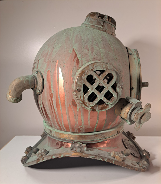 Sukelluskypärän jäljennös 1:1