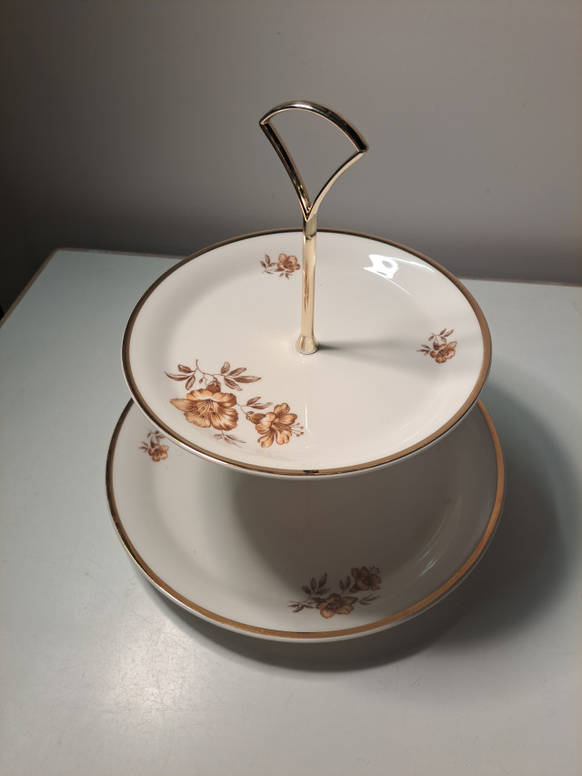 Arabia Myrna kerrostarjotin