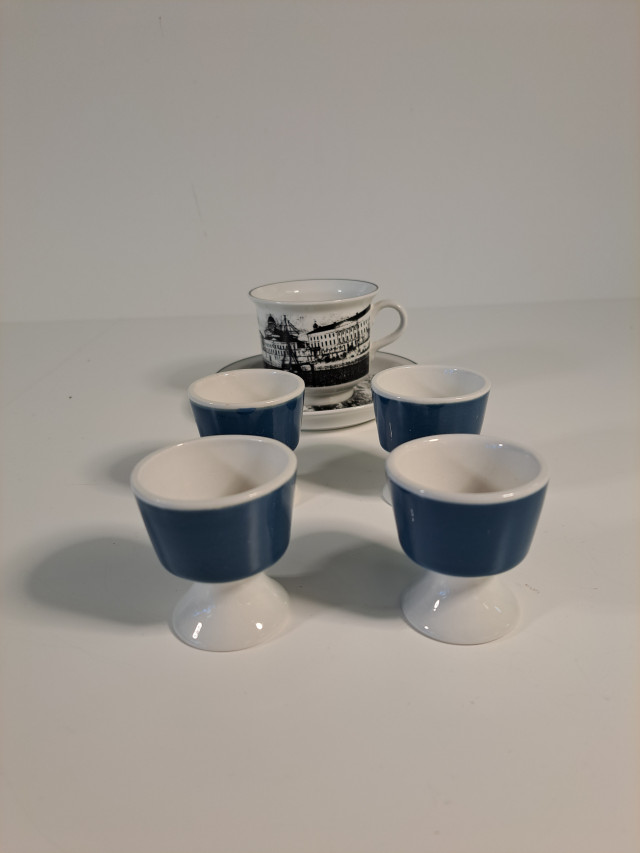 Arabian keramiikkaa, munakupit&kuppi+tassi