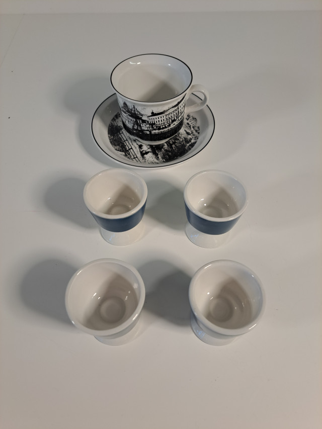 Arabian keramiikkaa, munakupit&kuppi+tassi