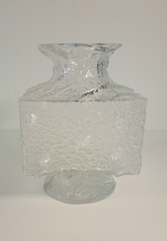 Iittalan Crassus maljakko,Timo sarpaneva