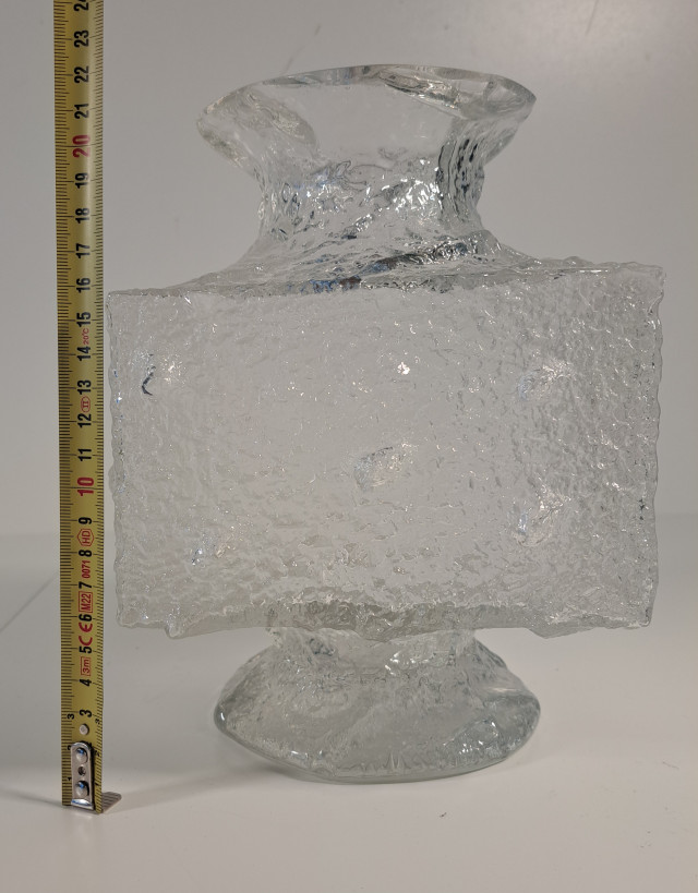 Iittalan Crassus maljakko,Timo sarpaneva