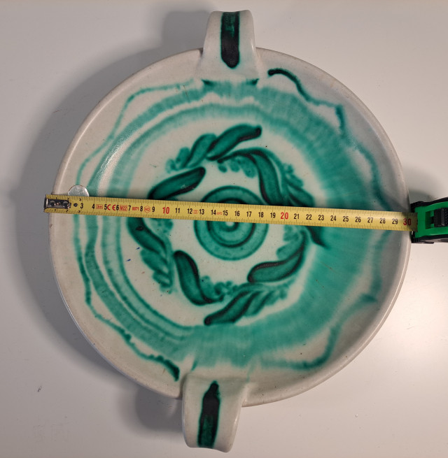 Kupittaan savi tarjoiluastia