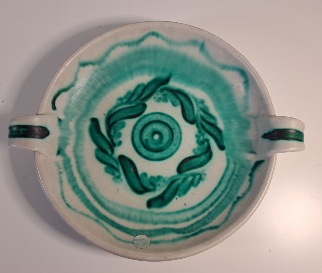 Kupittaan savi tarjoiluastia