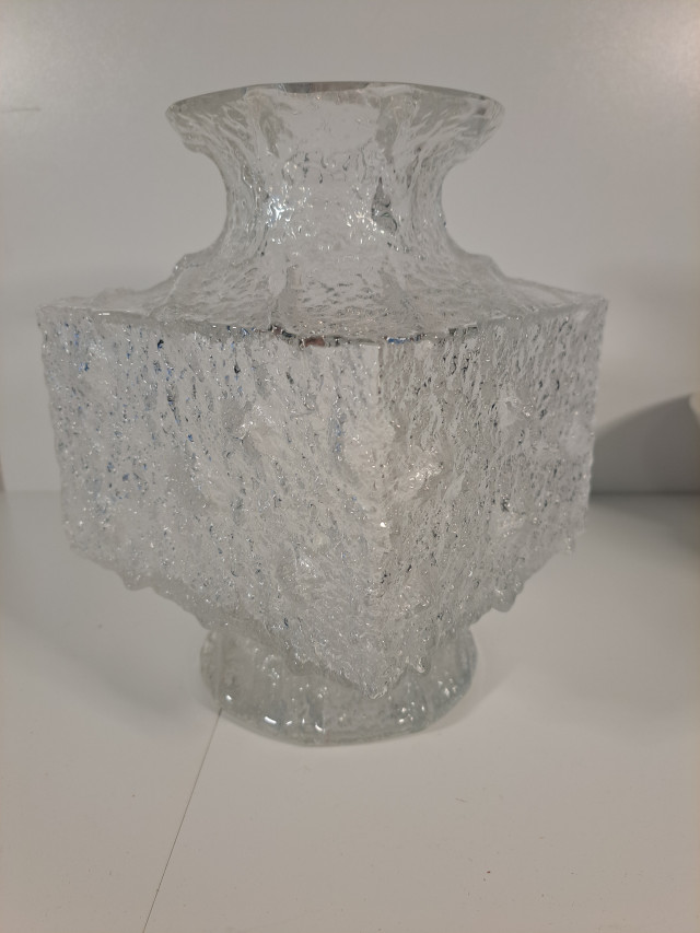 Iittalan Crassus maljakko,Timo sarpaneva