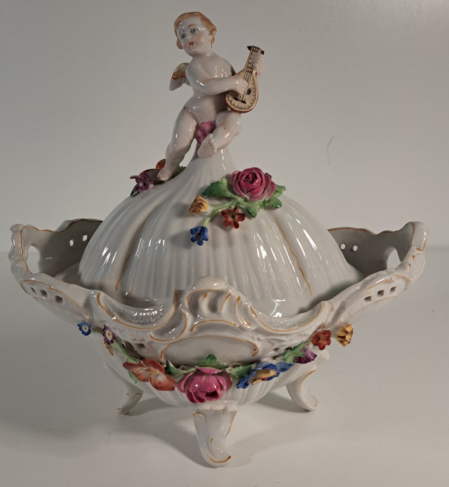 VON SCHIERHOLZ Germany,Kannellinen posliiniastia pituus 26cm