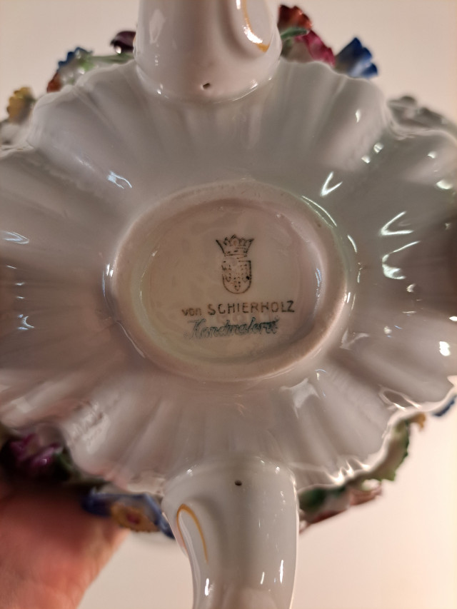 VON SCHIERHOLZ Germany,Kannellinen posliiniastia pituus 26cm