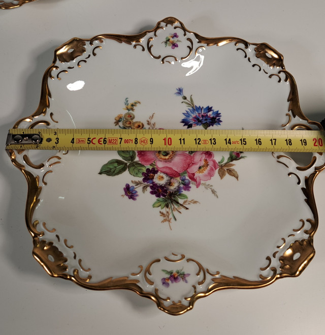 Koristeelliset lautaset