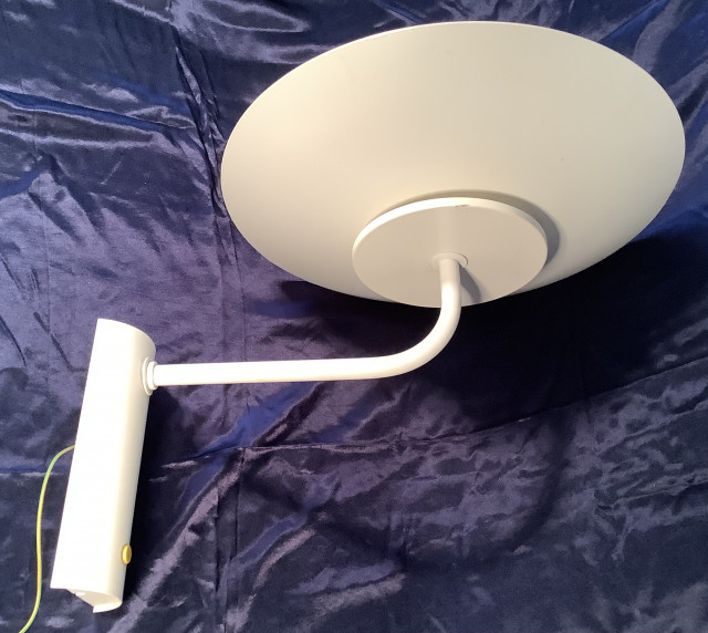 Luxo Borens design seinävalaisin