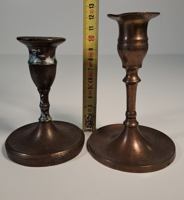 Metalliset kynttilänjalat