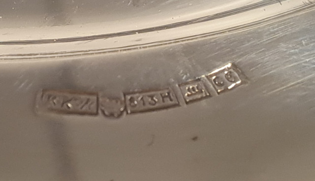 Hopealautanen, kaiverrus