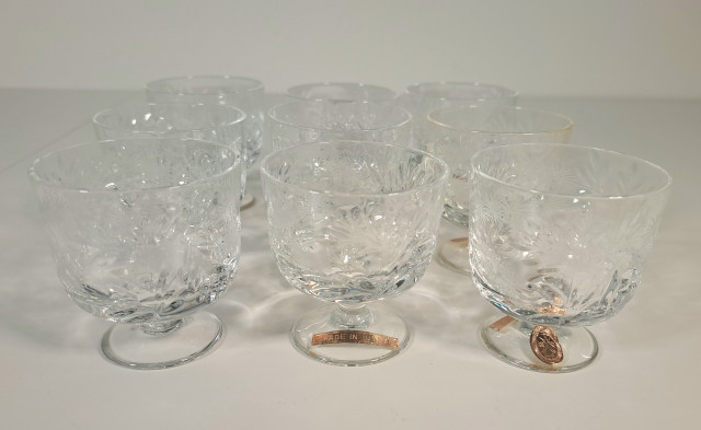 Pienet jalalliset kristallilasit USSR 9kpl