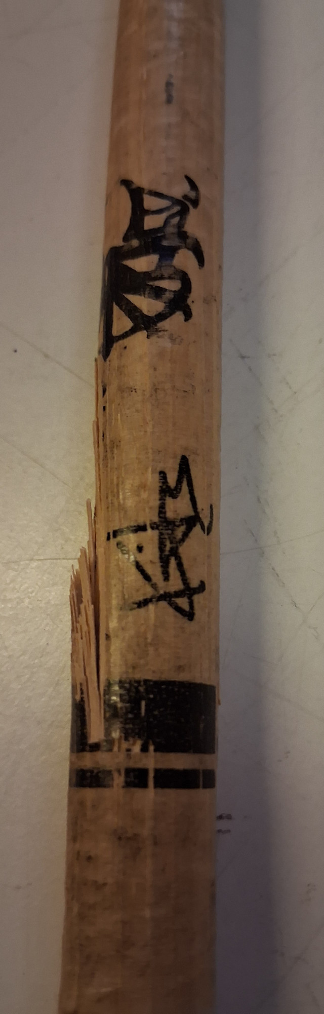 Rumpukapula Lordi, Euroviisuista,signeerattu