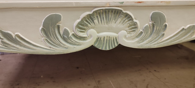 Talonpoika rokokoo senkki. Korkeus 87cm leveys 170cm ja syvyys 55cm