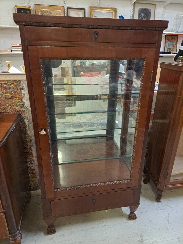 Antiikki vitriinikaappi peilitaustalevyllä