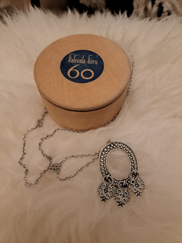 Kalevalakoru Lapin riipus hopea