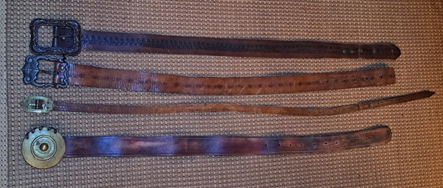 Vanhoja nahkavöitä upeilla soljilla