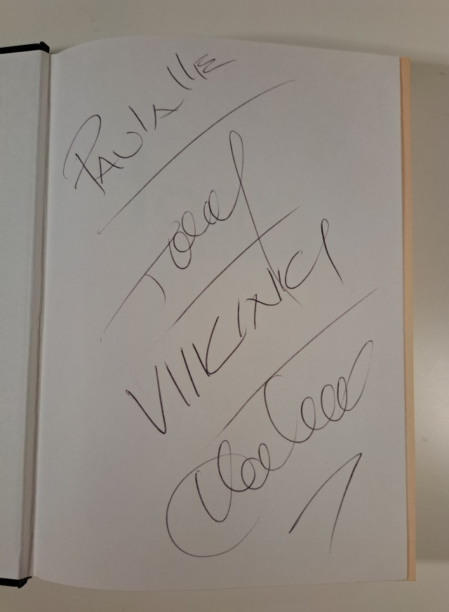 Tony Halme Jumala armahtaa minä en, signeerauksella