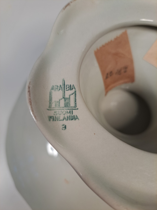 Vanha Arbian jalallinen tarjoilukulho