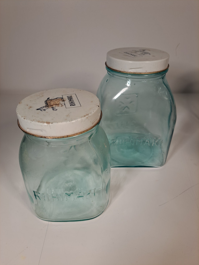 Riihimäen lasitölkit