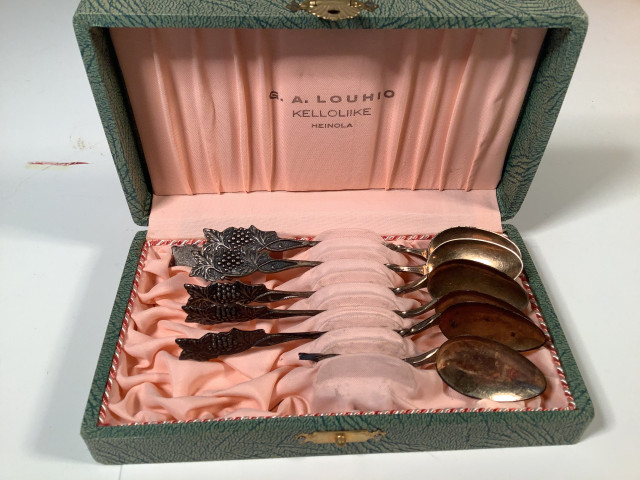 Hopealusikoita 5 ja 1/2 kpl