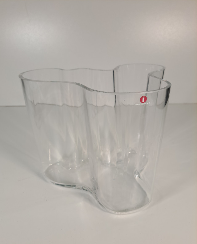 Iso kirkas Aalto-maljakko