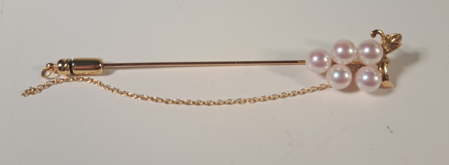 Rintaneula 8karaatin kultaa