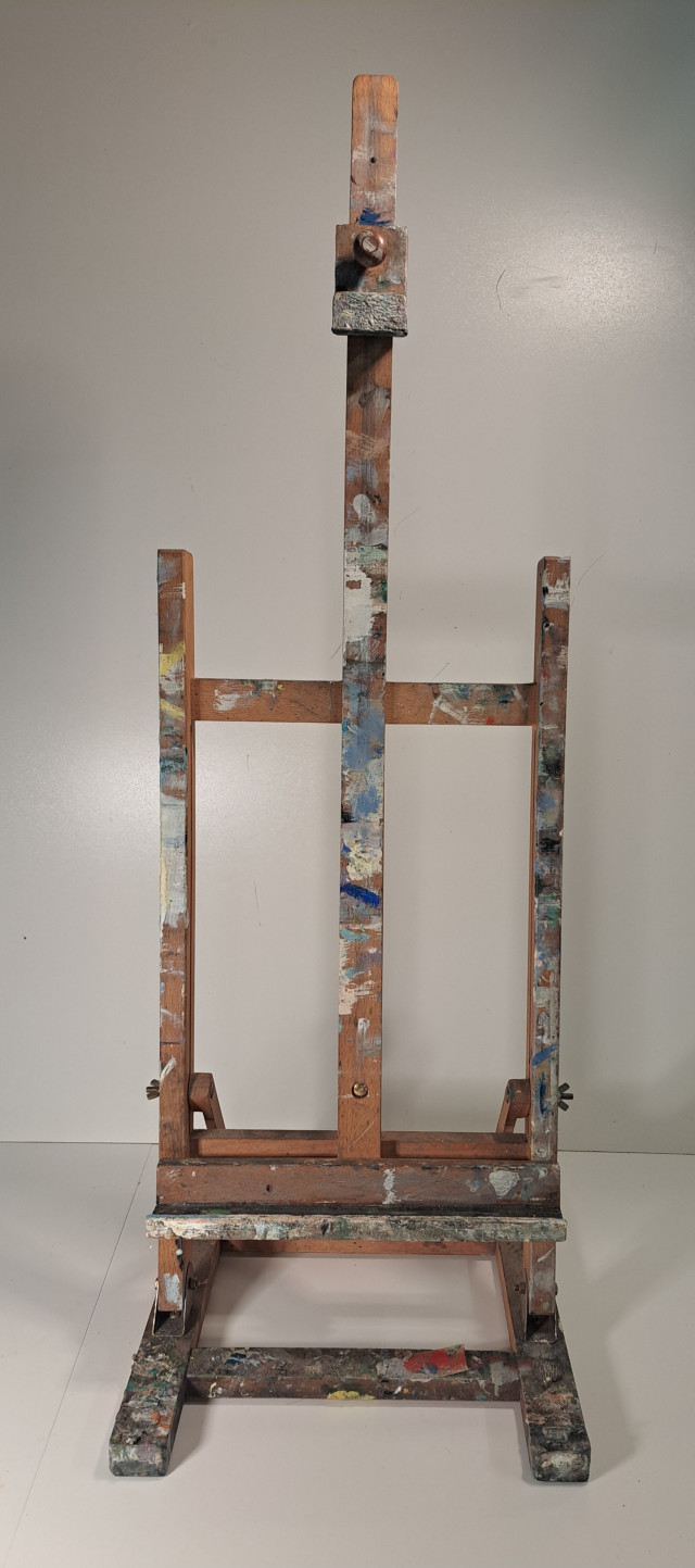 Taiteilija Veli Sepän maalausteline