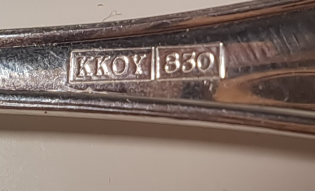 Hopeiset kahvilusikat Chippendale