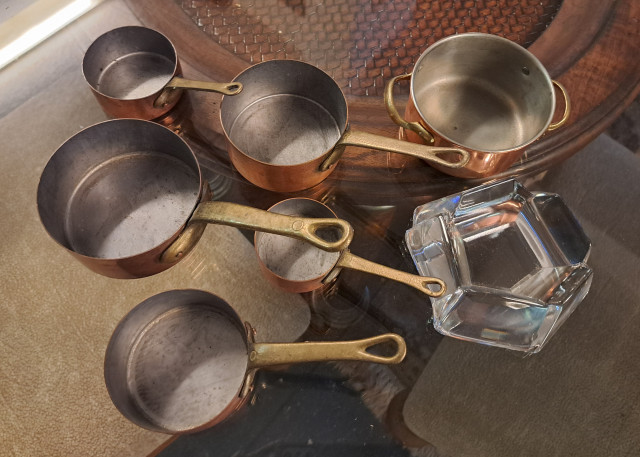 Pieni kuparikattila+kasarisetti+lasinen tuhkakuppi