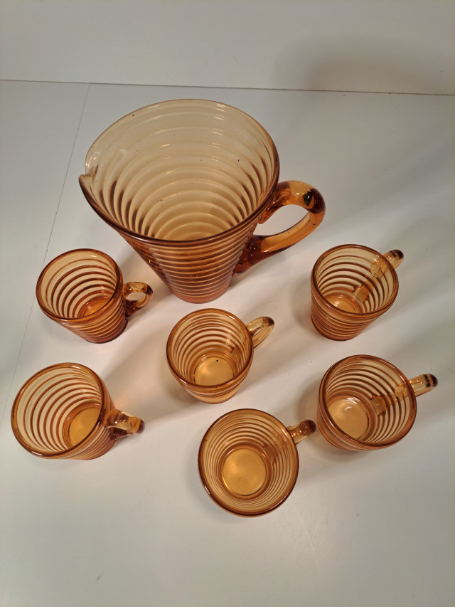 Aino Aalto Bölgeblick Kannu ja kuusi lasia