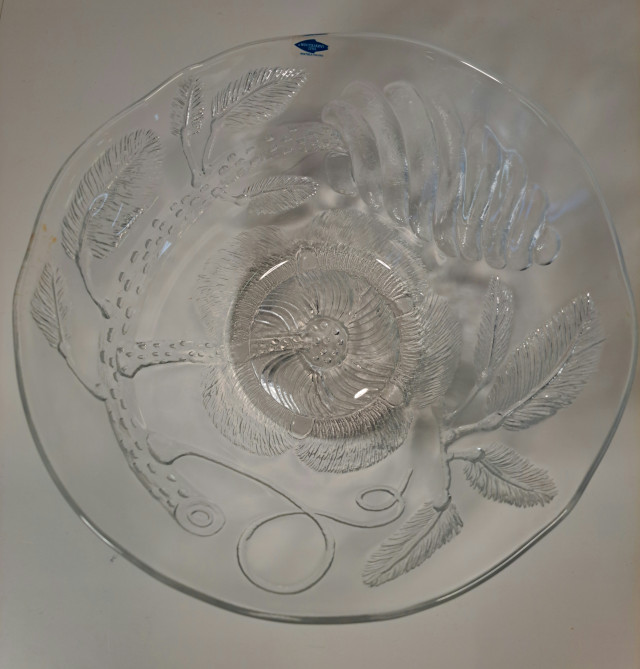 Nuutajärven Pioni kulho, Oiva Toikka