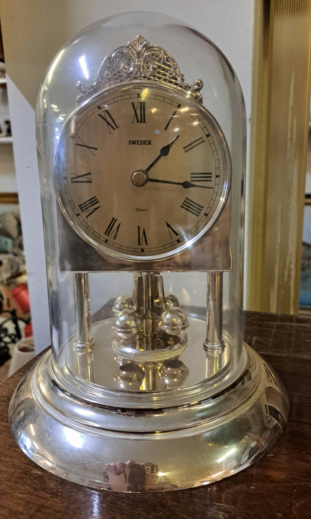 Paristoilla toimiva kupukello